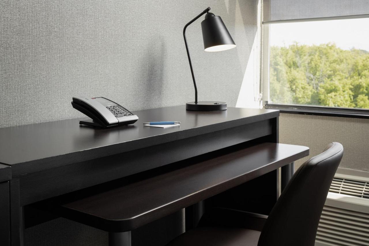 Four Points By Sheraton Milwaukee North Shore Brown Deer Eksteriør bilde